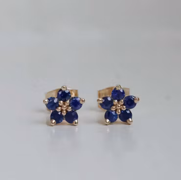 "Flora" earrings in gold with blue sapphires