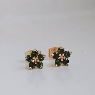 "Flora" earrings in gold with green tourmalines