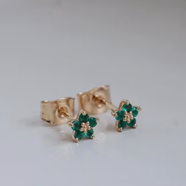 "Mini Flora" earrings in gold with emeralds