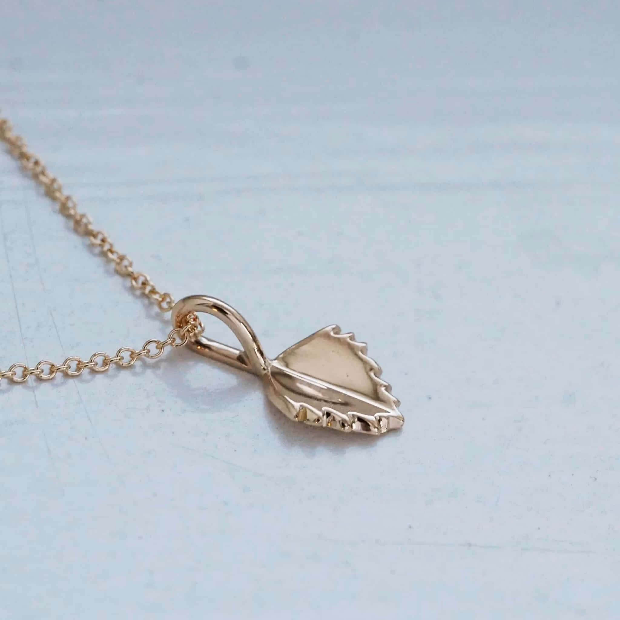 "Björk" pendant in gold