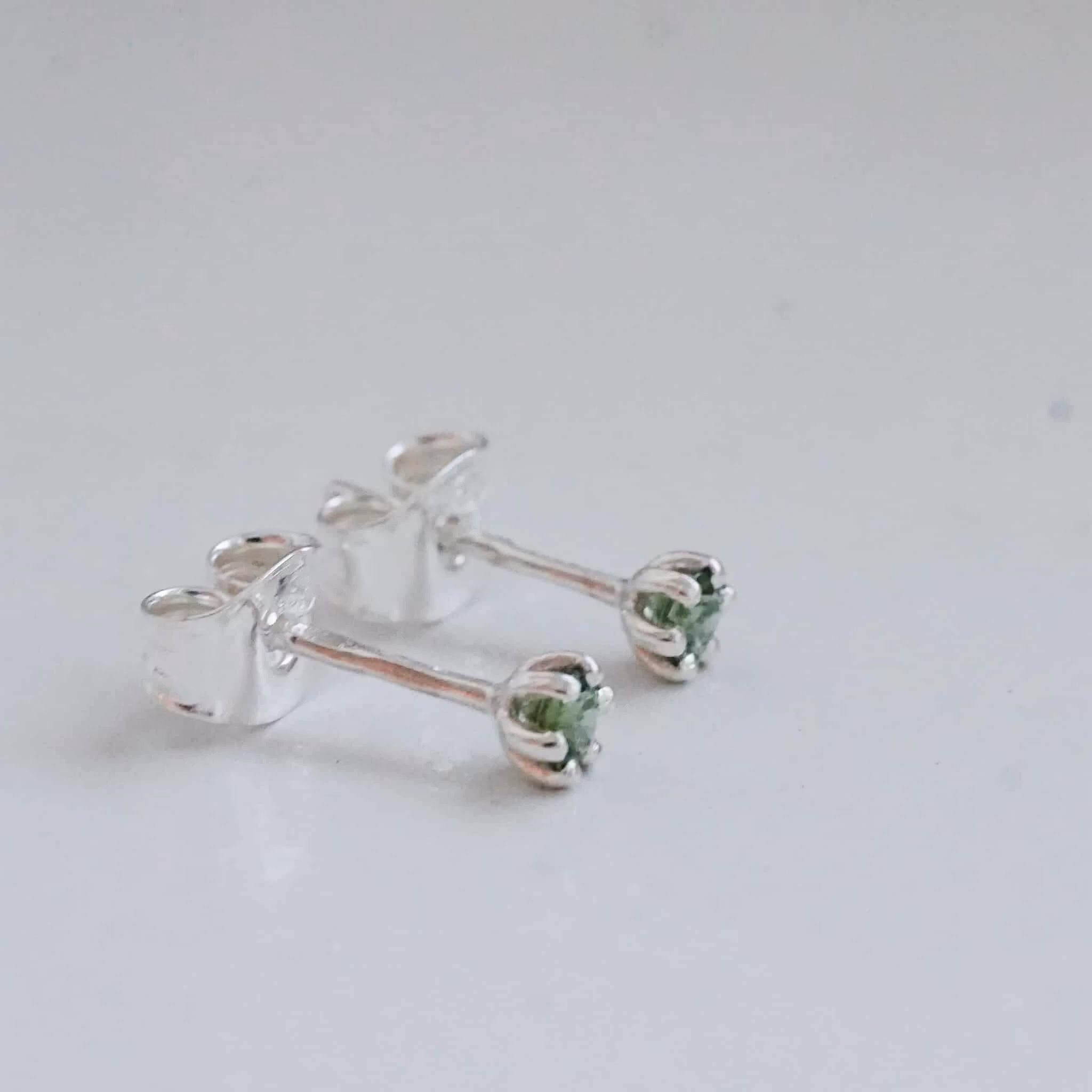 "Cordelia" earstuds in silver with tourmaline
