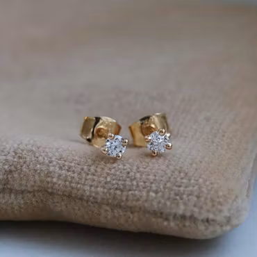 "Stellar" earrings in gold with antique cut diamonds