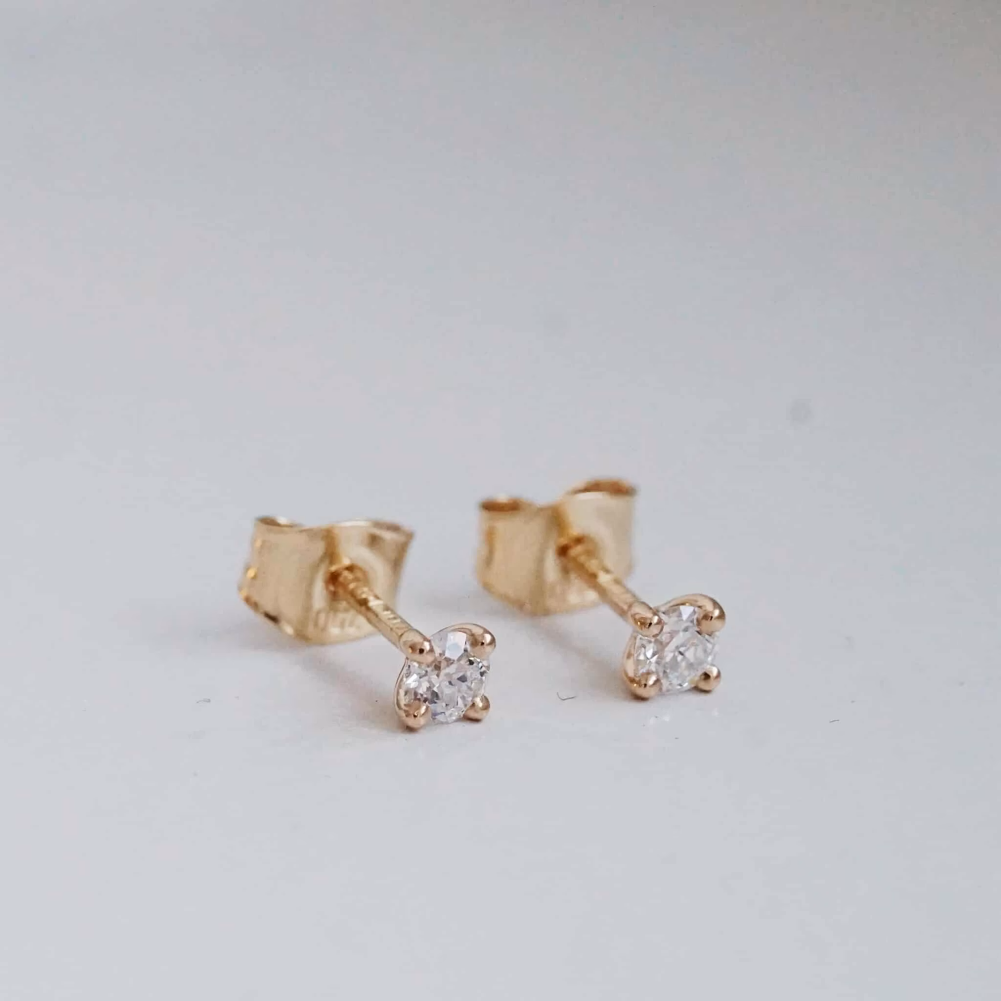"Stellar" earrings in gold with antique cut diamonds