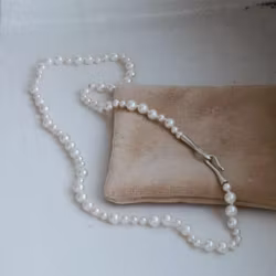 Collier with freshwater pearls