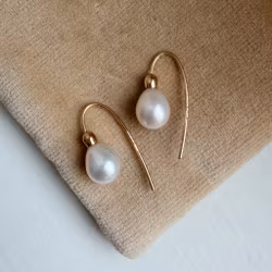 "Mini Snowdrop" earrings in gold