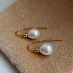 "Mini Snowdrop" earrings in gold