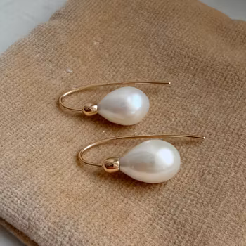 "Snowdrop" earrings in gold