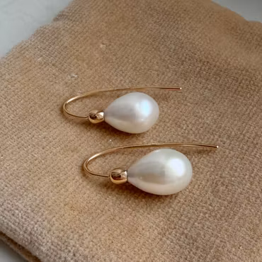 "Snowdrop" earrings in gold