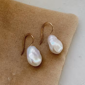 "Pearl drop mini" earrings in gold with baroque freshwater pearls