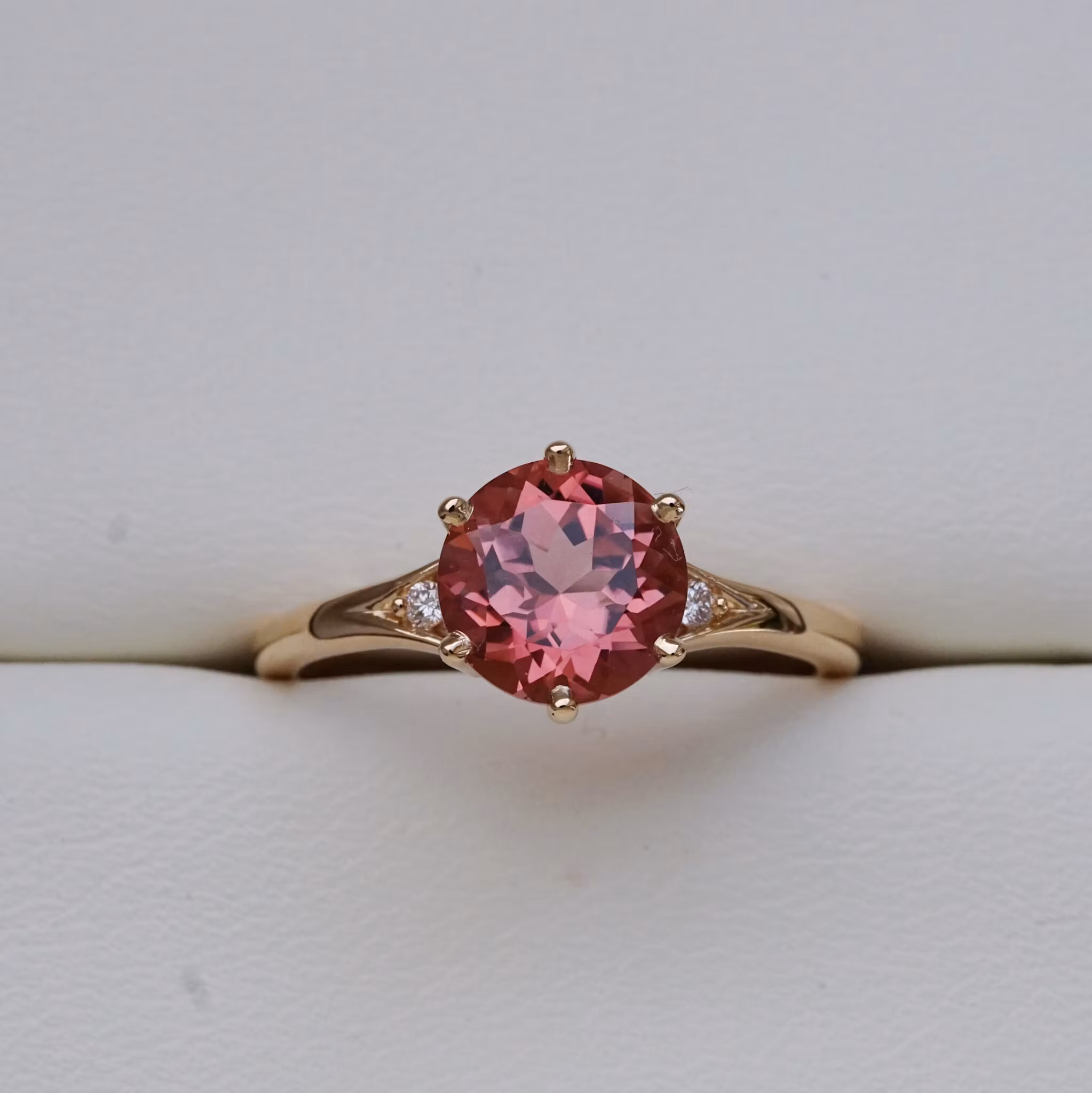 Cocktail "Brittish rose" gold ring