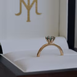 Cocktail "Primavera" gold ring