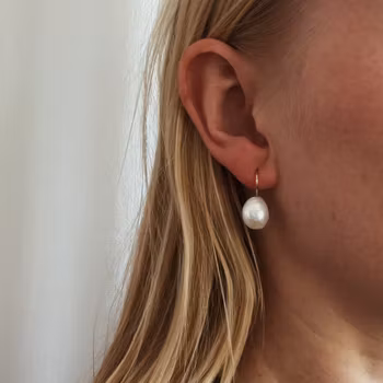 "Pearl drop supermini" earrings in gold with baroque freshwater pearls