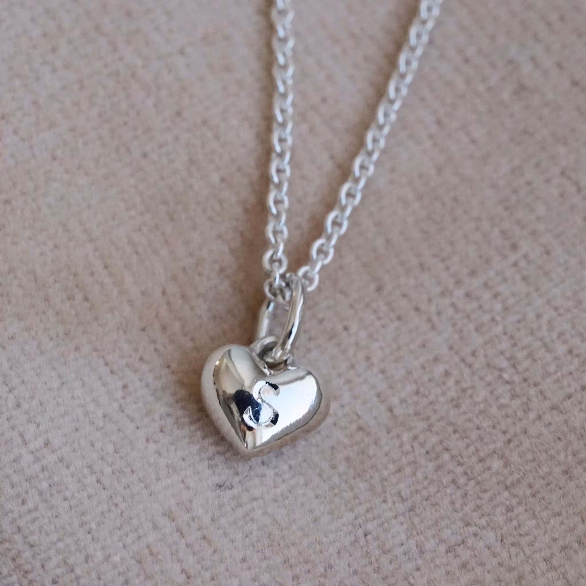 "Sigrid Heart" in silver, chose gemstone & engraving