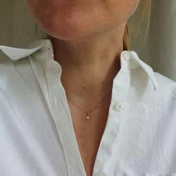 "Sirius" hänge i guld med en 0.28ct antikslipad diamant
