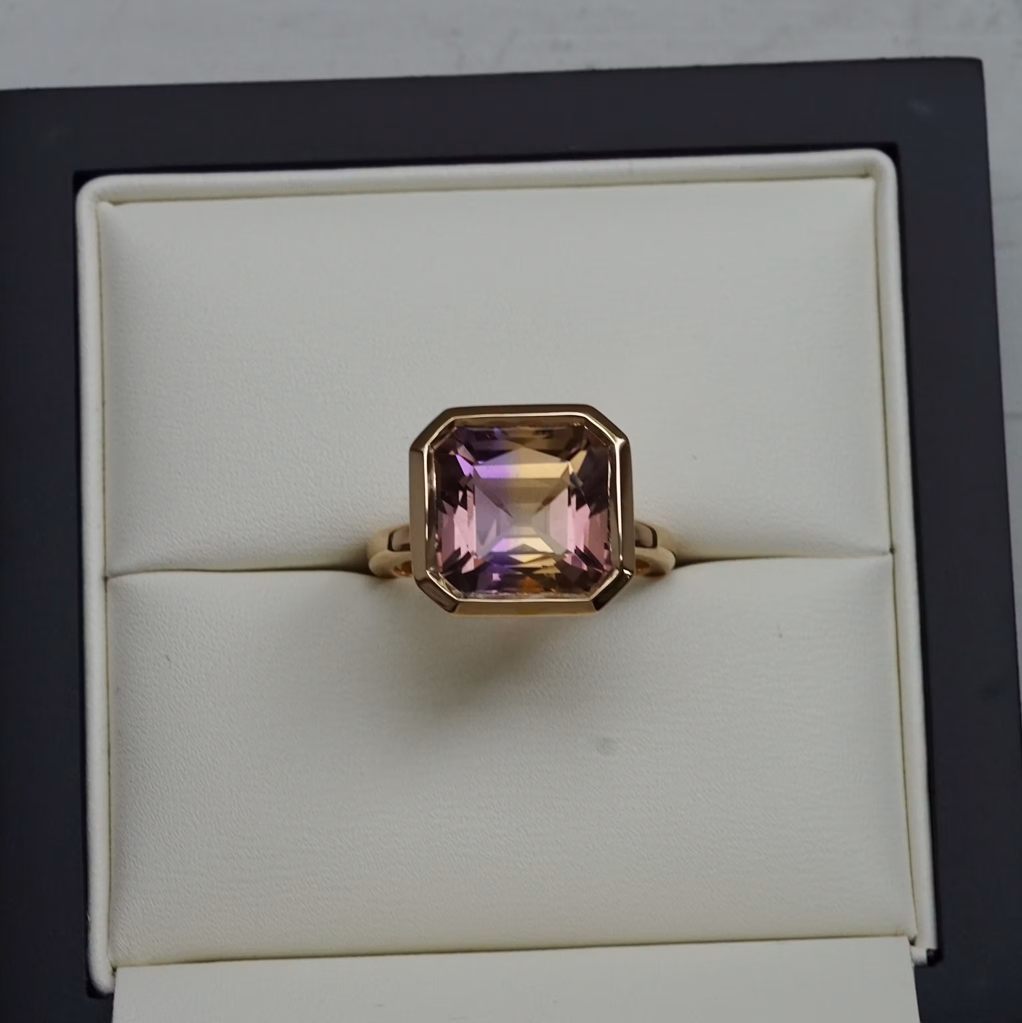 Cocktail "Sunrise" gold ring