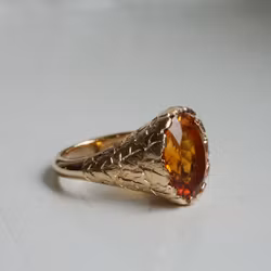 Cocktail "Golden oak" gold ring