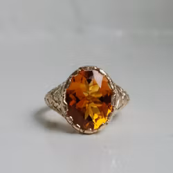 Cocktail "Golden oak" gold ring