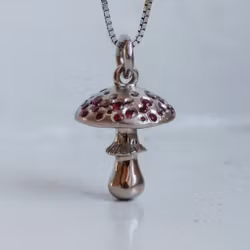 "Amanita" pendant in 18K white gold with rubies