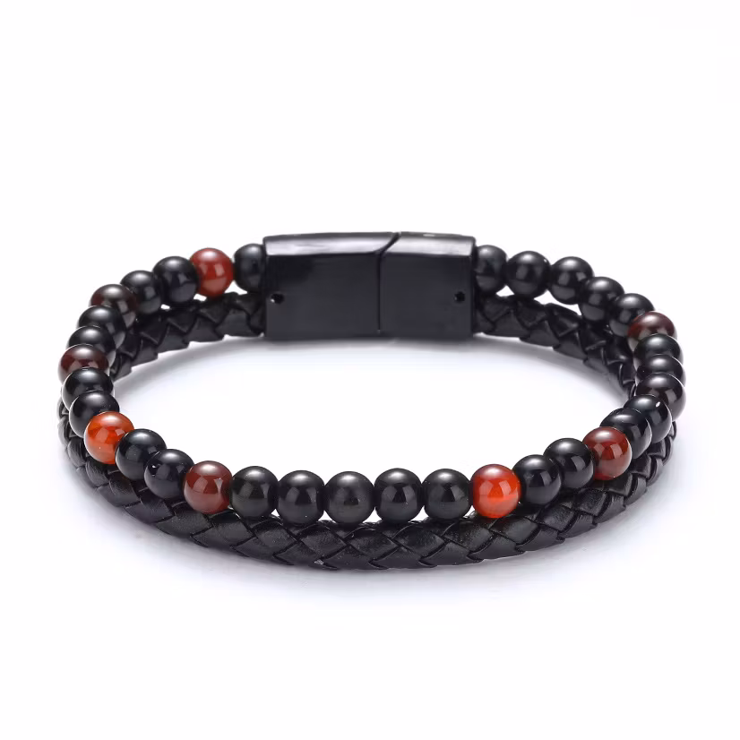 Armband av pärlor och läder