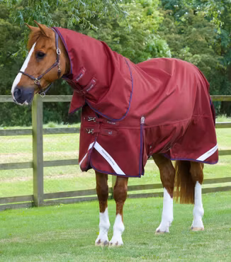 Premier Equine Titan 50g Utetäcke med hals – Burgundy