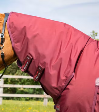 Premier Equine Buster Storm 90g Utetäcke med hals