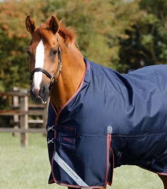 Premier Equine Titan 100g Utetäcke med Snug-Fit-hals