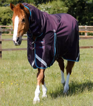 Premier Equine Buster Storm 100g Utetäcke med Snug-Fit-hals