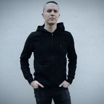 Nattsvart zip hoodie
