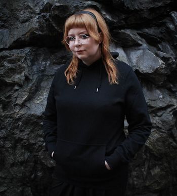 Nattsvart hoodie