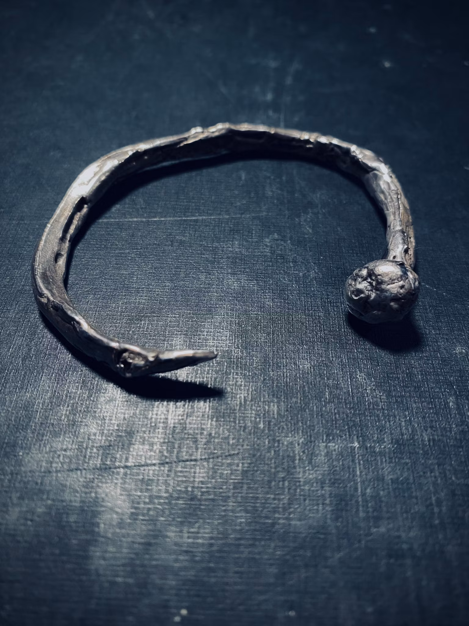 Coffin Nail armband