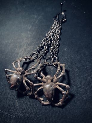 Venom Chain earrings