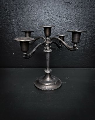 Femarmad kandelaber oxiderat silver