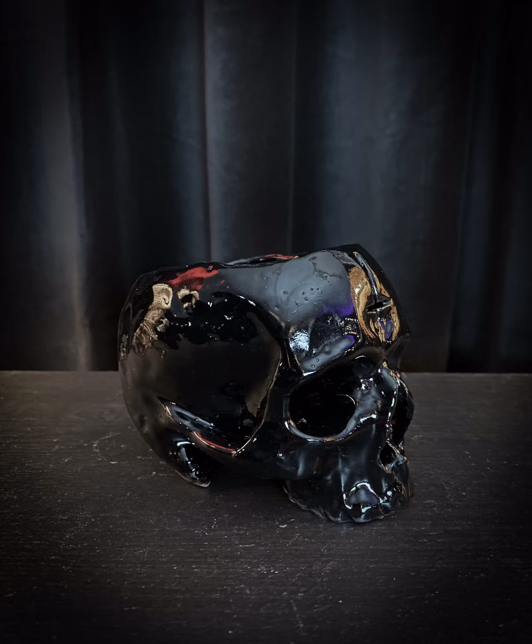 Ljuslykta skalle svart blank liten