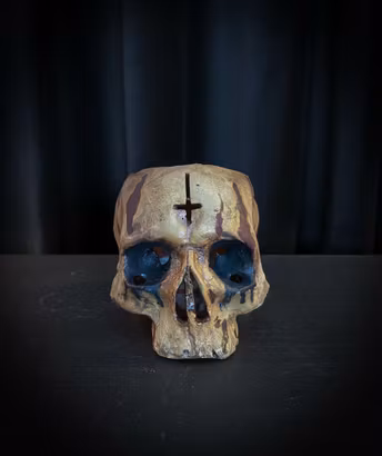 Ljuslykta skalle patinerad kors splatter liten