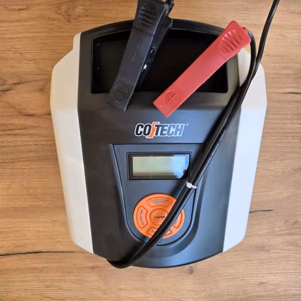 Cotech 15A Batterilader (Som Ny)