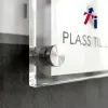 Eksklusivt Akrylskilt m/ Stål Avstandsstykker (Plexiglass 4 mm)