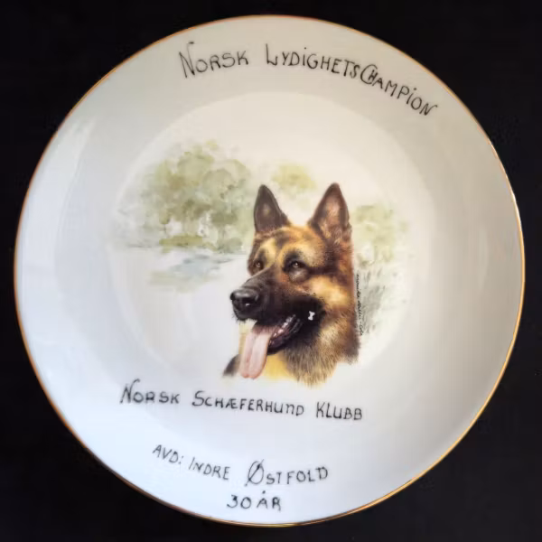Samletallerken Norsk Schæferhund Klubb – «Norsk Lydighetschampion» m/ Gullkant (Brukt)