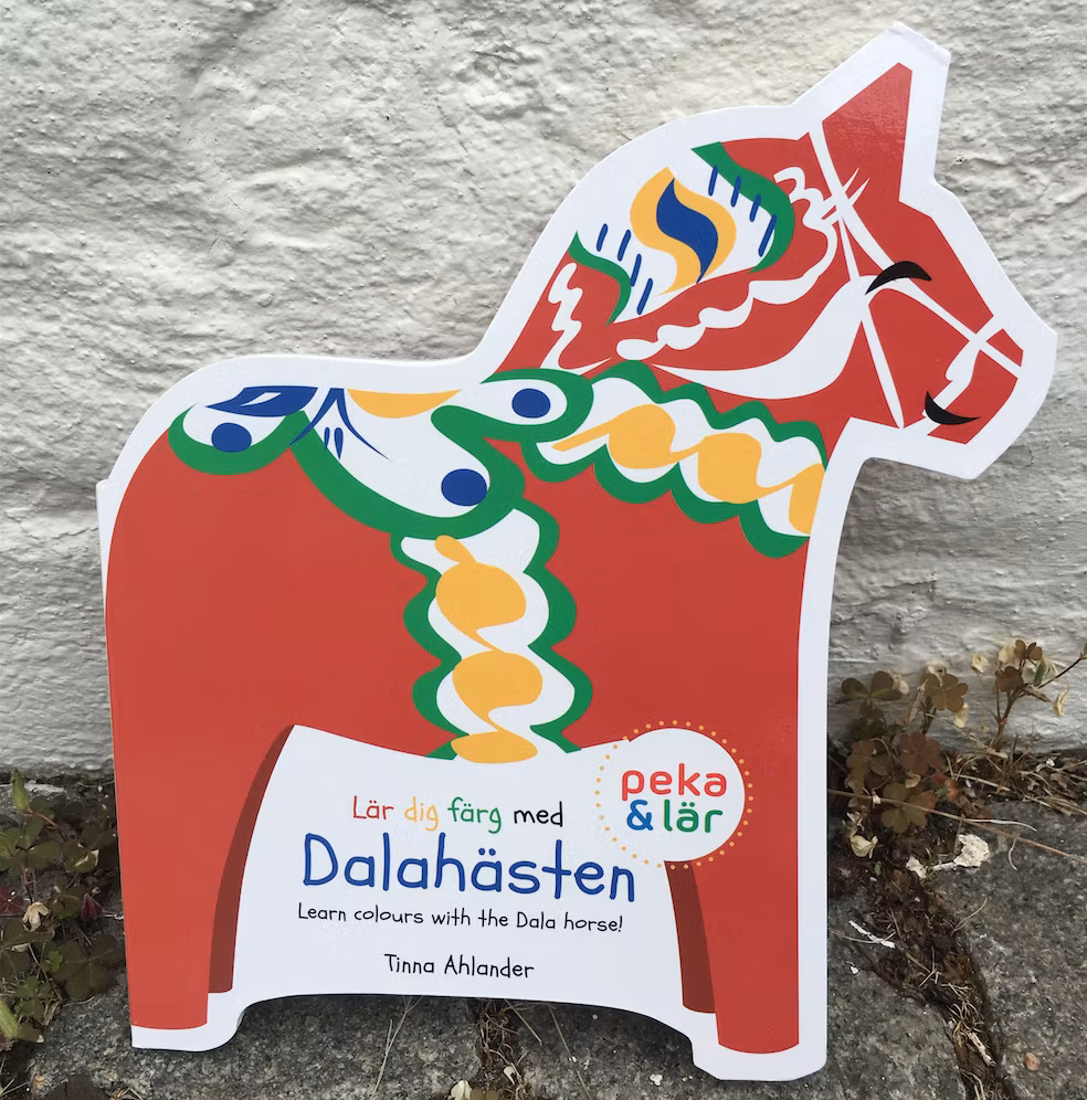 Lär dig färg med Dalahästen av Tinna Ahlander - Out of stock!