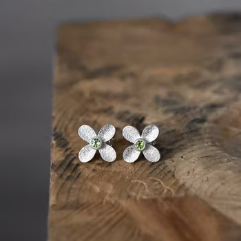 Örhängen, blomma med peridot