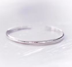 ''Skimra'' Hammered Silver Bracelet