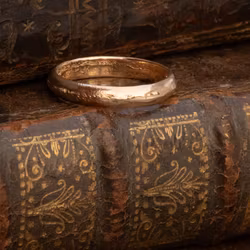 ''Vala'' Sandgjuten Ring 18k Rödguld