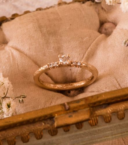 ''Månglöd'' White Diamonds 18k Red Gold Ring