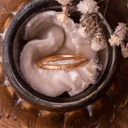 ''Midnattsstjärna'' Sandcasted 18k Gold Ring With Diamond