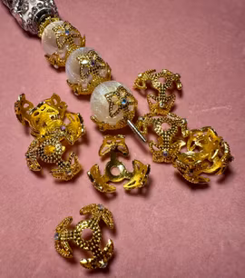 Pärlhatt Fjäril Guld med strass 16 mm