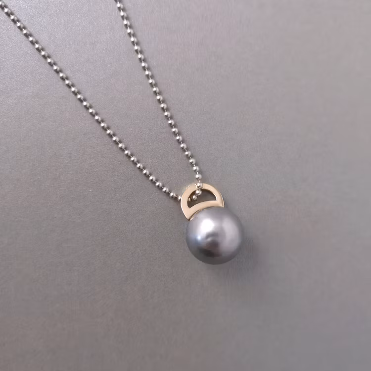 Handmade pendant 18k gold pearl handgjorda hängsmycke guld pärla