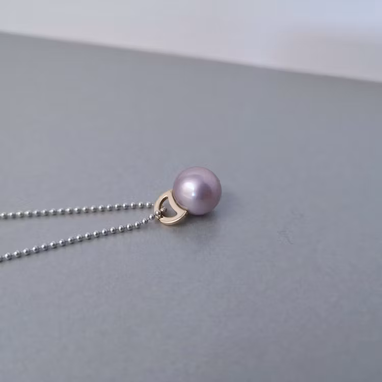 Handmade pendant 18k gold freshwater pearl handgjorda hängsmycke guld pärla