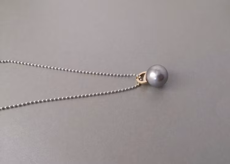 Handmade pendant 18k gold pearl handgjorda hängsmycke guld pärla