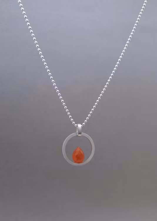 Handmade necklace pendant silver carnelian handgjorda hängsmycke halsband orange karneol