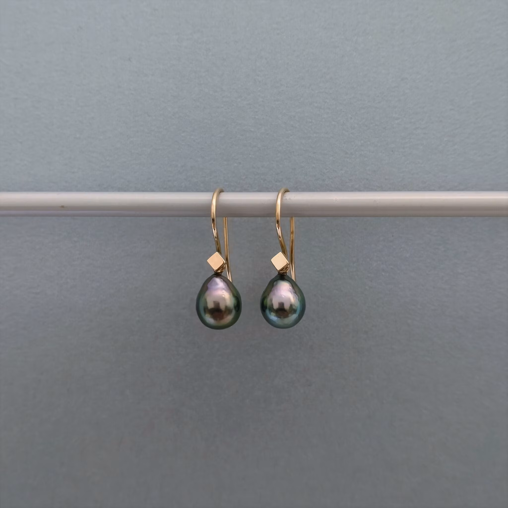 Tetra Tahiti Peacock Pearls