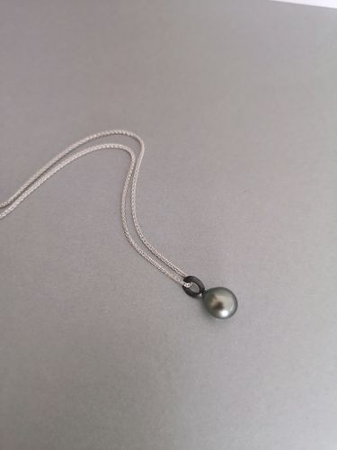 Margarita Pendant with Tahitian Pearl